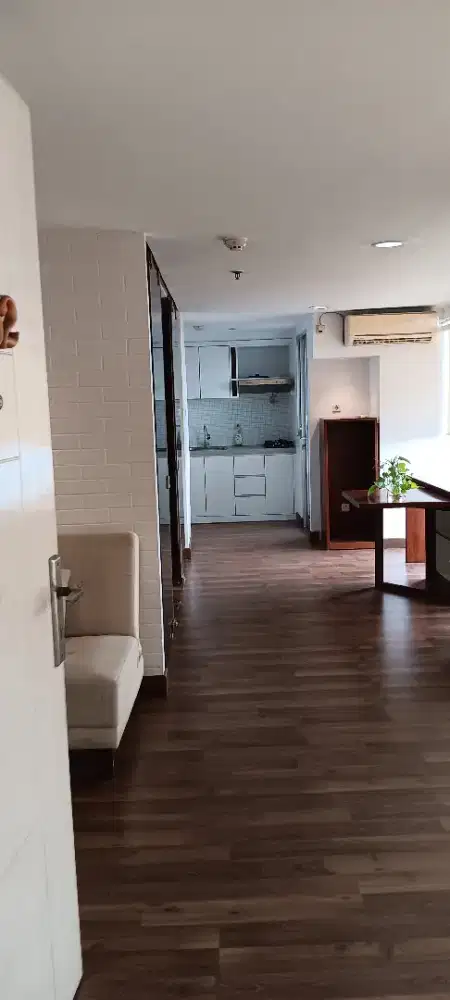 Dijual apartemen mewah SIAP HUNI furnished. Bebas biaya!