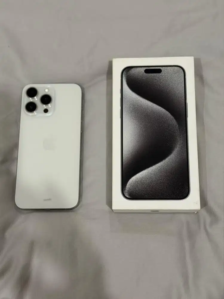 iPhone 15 Pro max 256Gb titanium White