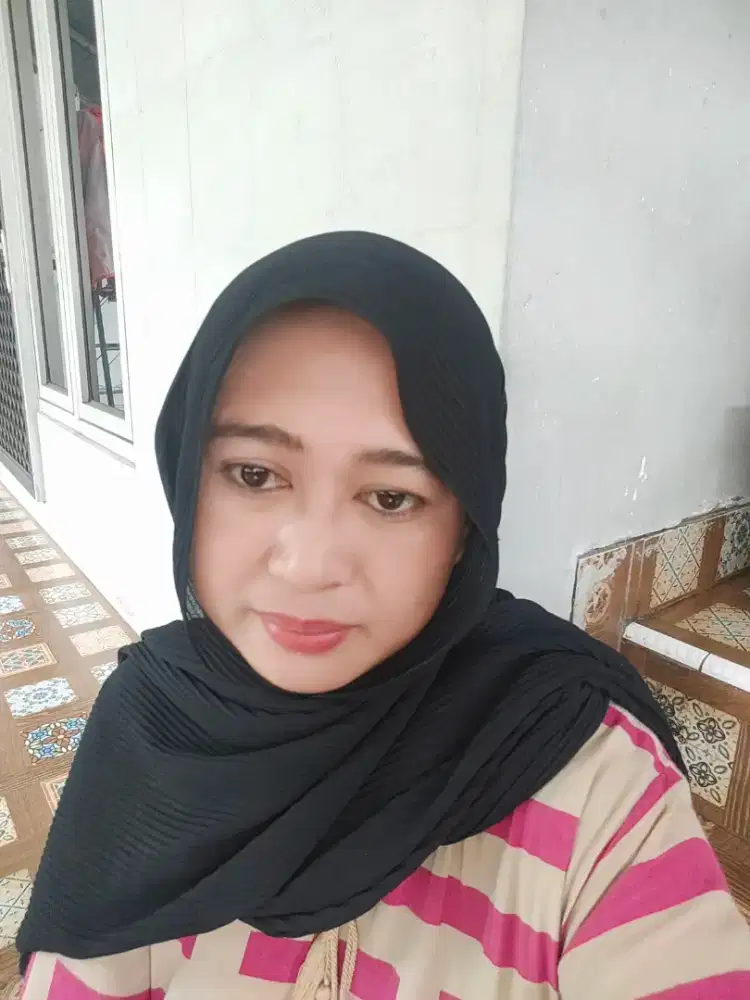 Saya sedang mencari pekerjaan sebagai aspri dan driver wanita
