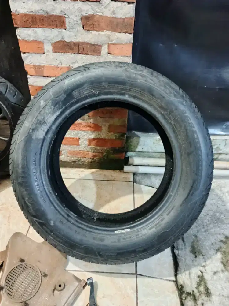 Ban mobil bekas 185/65 R15 88h