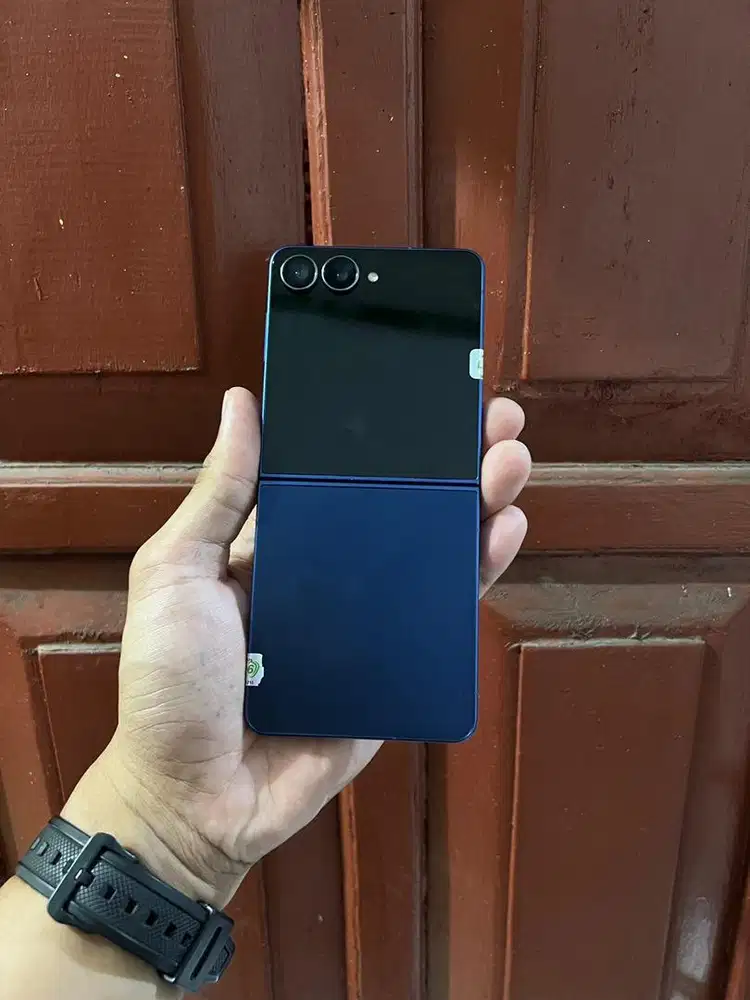 Samsung Z Flip 7 5G 12/256gb Garansi ON