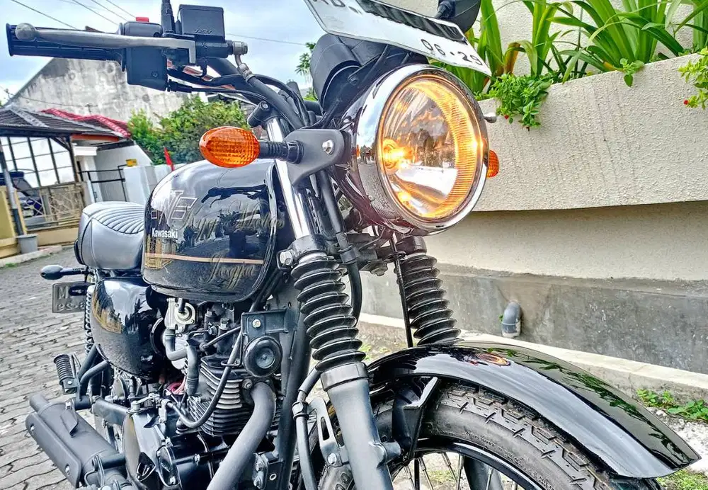 Kawasaki W175 SE Hitam Tahun 2024 Plat AB Kota Jogja Kondisi Istimewa