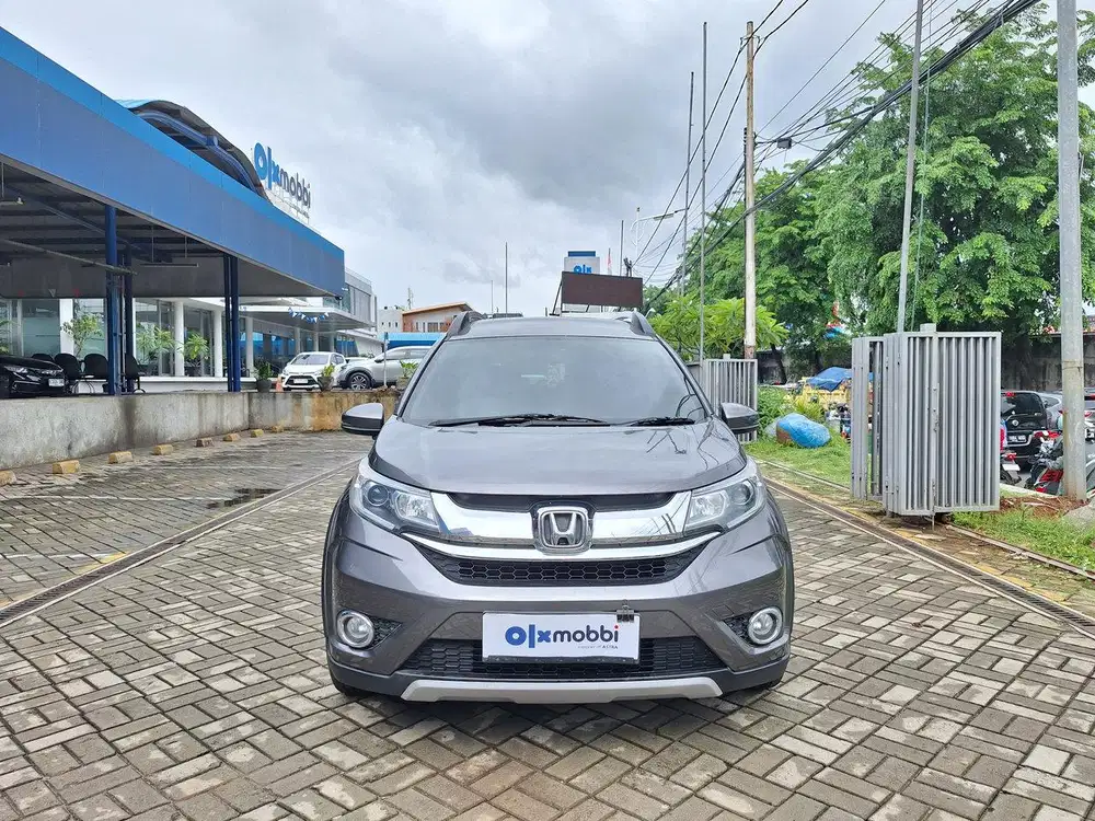 DP 1 JUTA Honda BR-V 1.5 E Bensin-AT 2017 Abu-Abu CBOTB