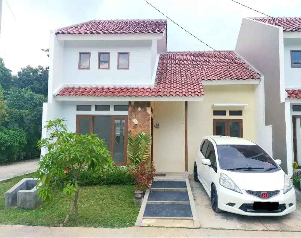 Dikontrakan Rumah Cluster. Hook Depan Taman! 1km ke Stasiun & Tol BORR
