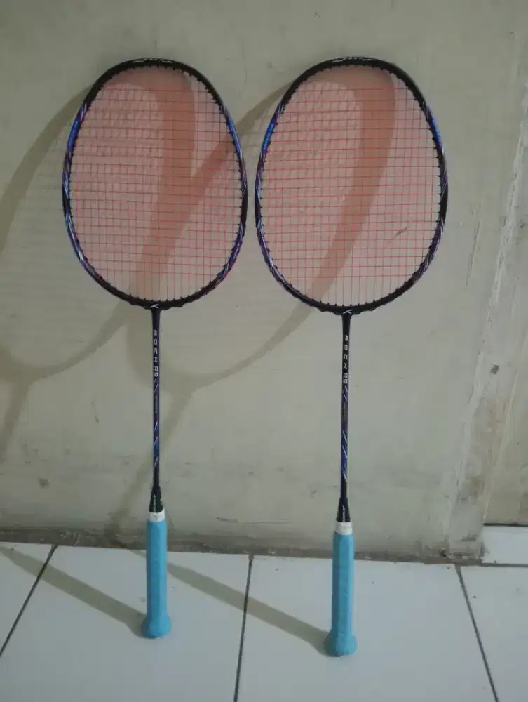 Raket badminton