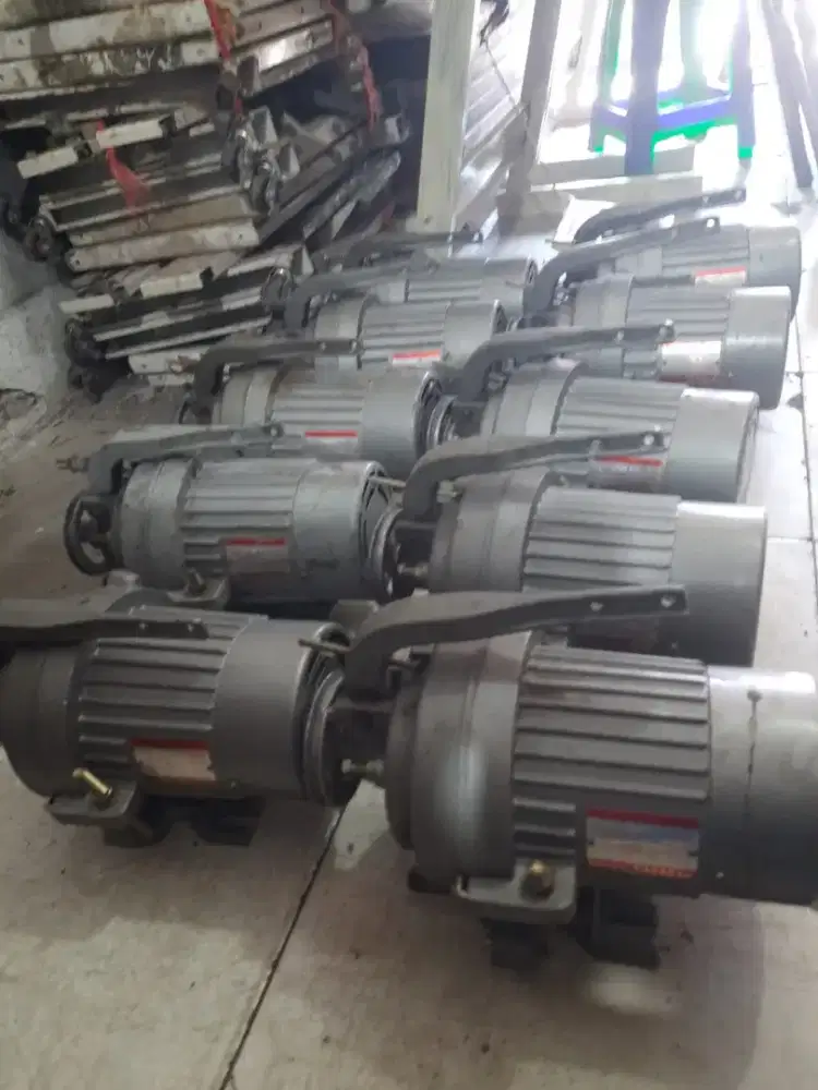 Dinamo mesin jahit merk Daimaru dan pegasus