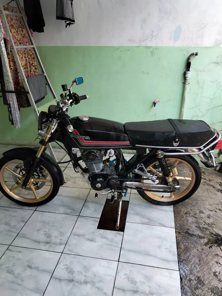 Honda GL 100 tahun 1983