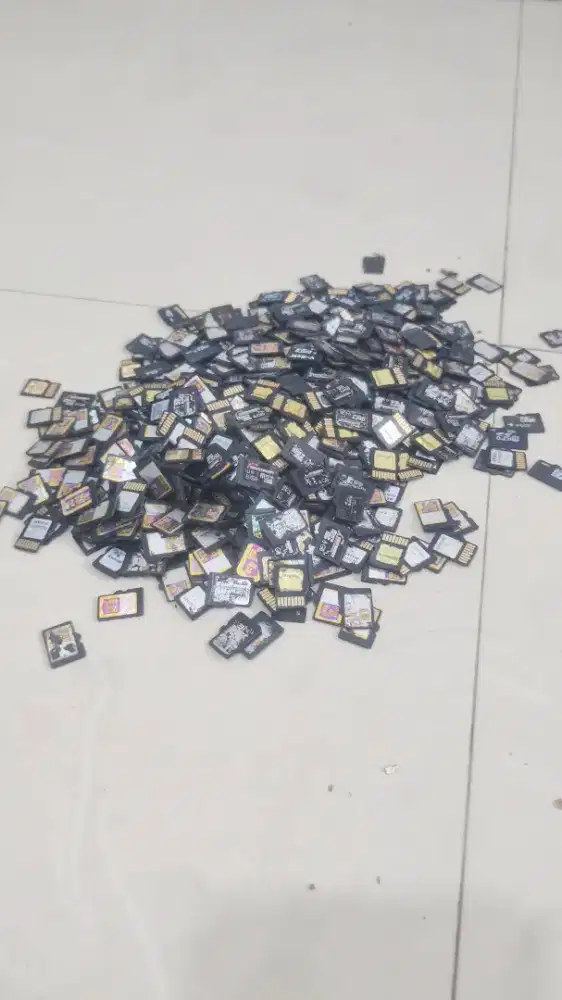 Di cari sebanyak mungkin memory bekas mati