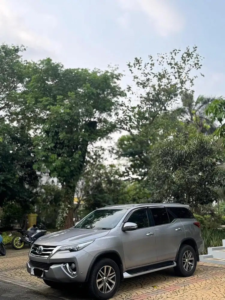 Fortuner VRZ 2016 2017 Diesel Automatic Silver bukan putih hitam D B