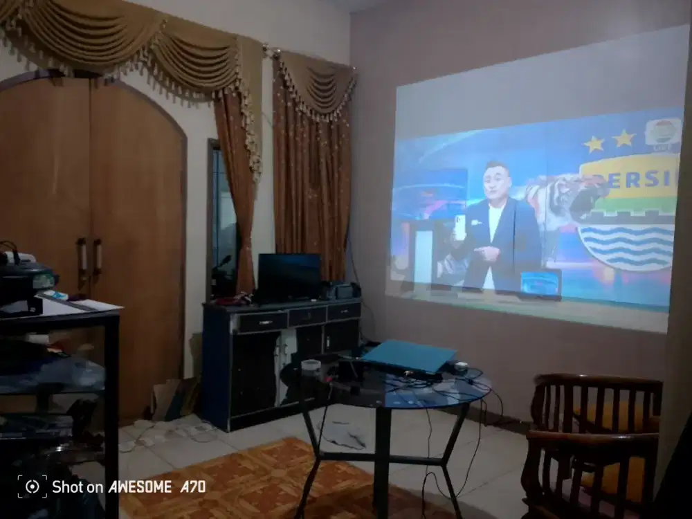 Proyektor hiroka t11