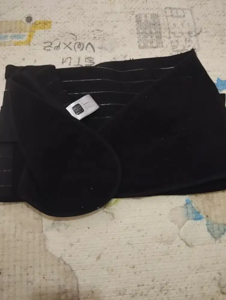 Korset melahirkan brand mooimom