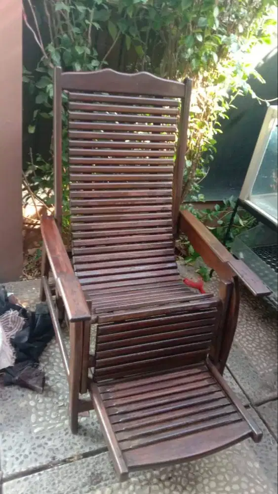 kursi santai goyang jati