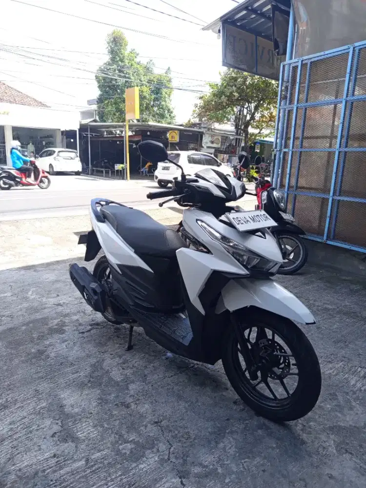 Vario tekno 150 putih Deva motor