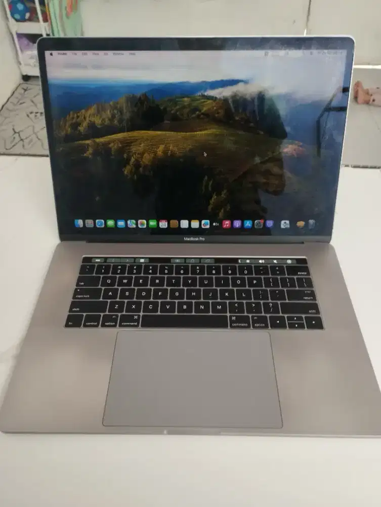 Jual cepat, Macbook pro 2017 touchbar,  i7/16/512