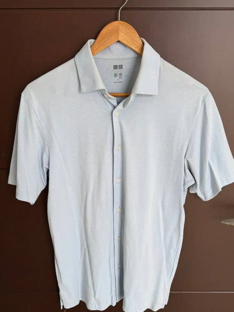 UNIQLO, Kemeja Slim (Size S) Original