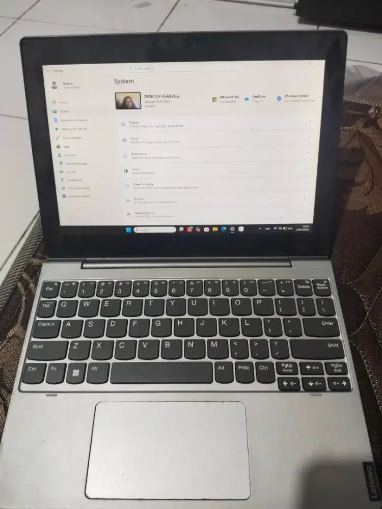 Lenovo  ideapad D330