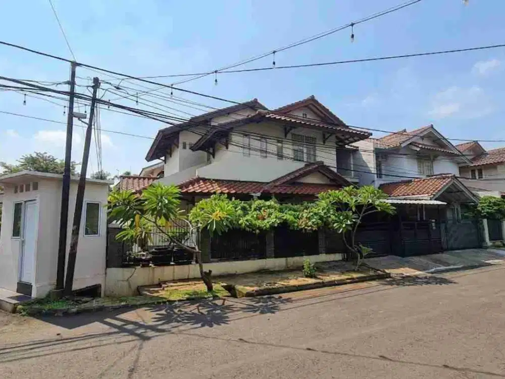 Dijual rumah Hoek lokasi bagus di Sektor 9 Bintaro