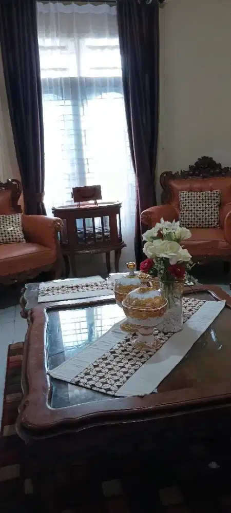 Kursi jati ruang ramu