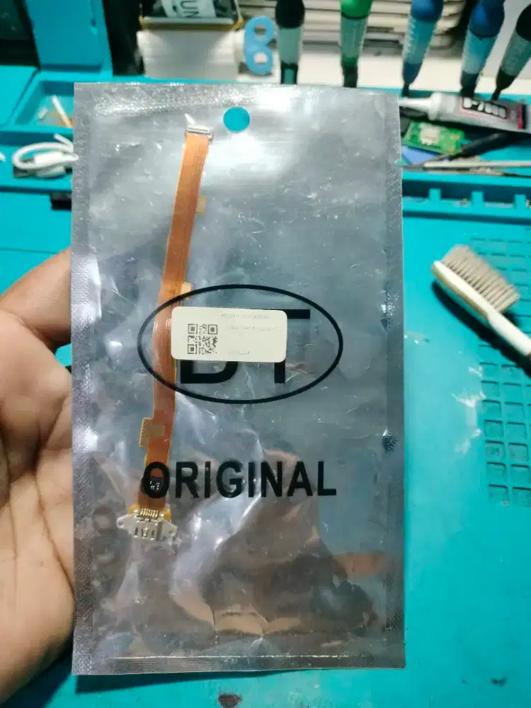 Kenektor cas oppo f1s baru