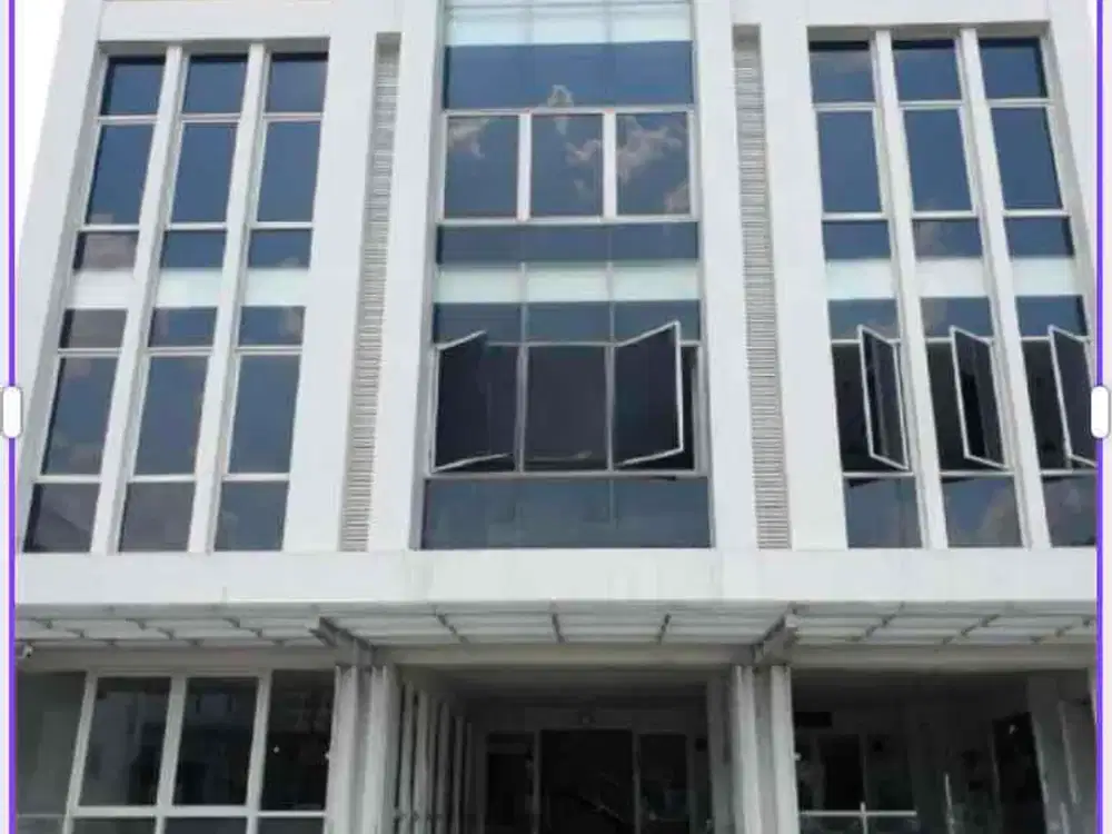 Disewakan Gedung besar strategis di tengah kota jogja