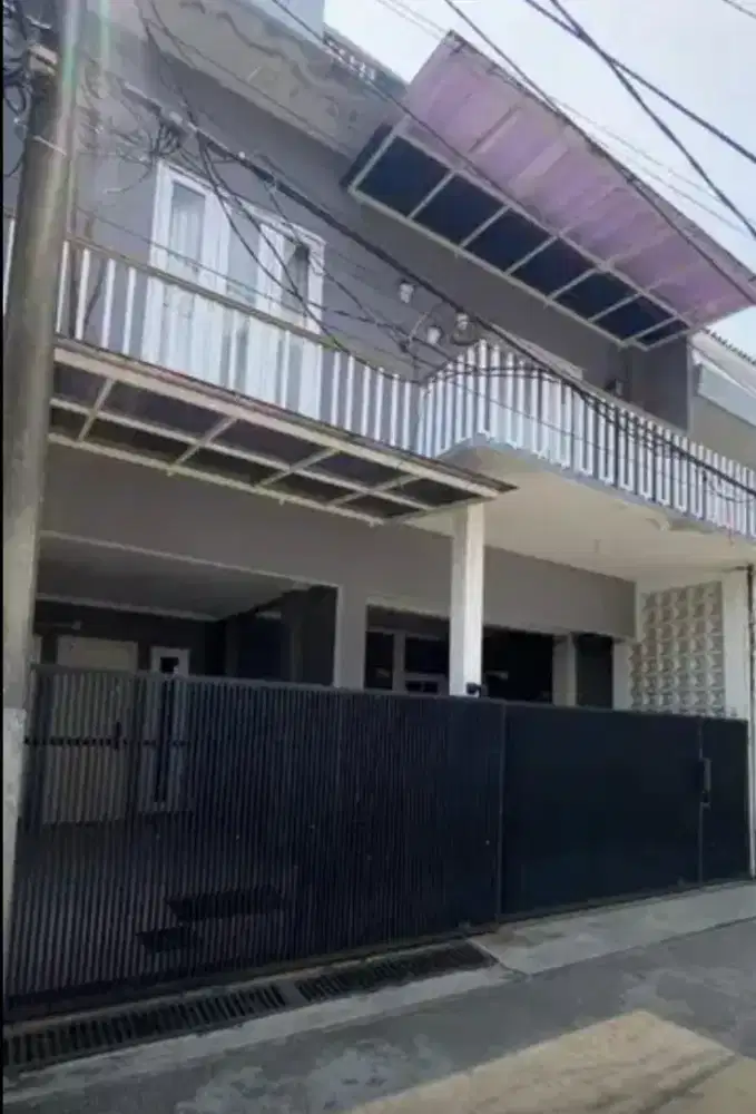 RUMAH MEWAH 3 LANTAI DI KOMPLEK BEA CUKAI SUKAPURA - KELAPA GADING