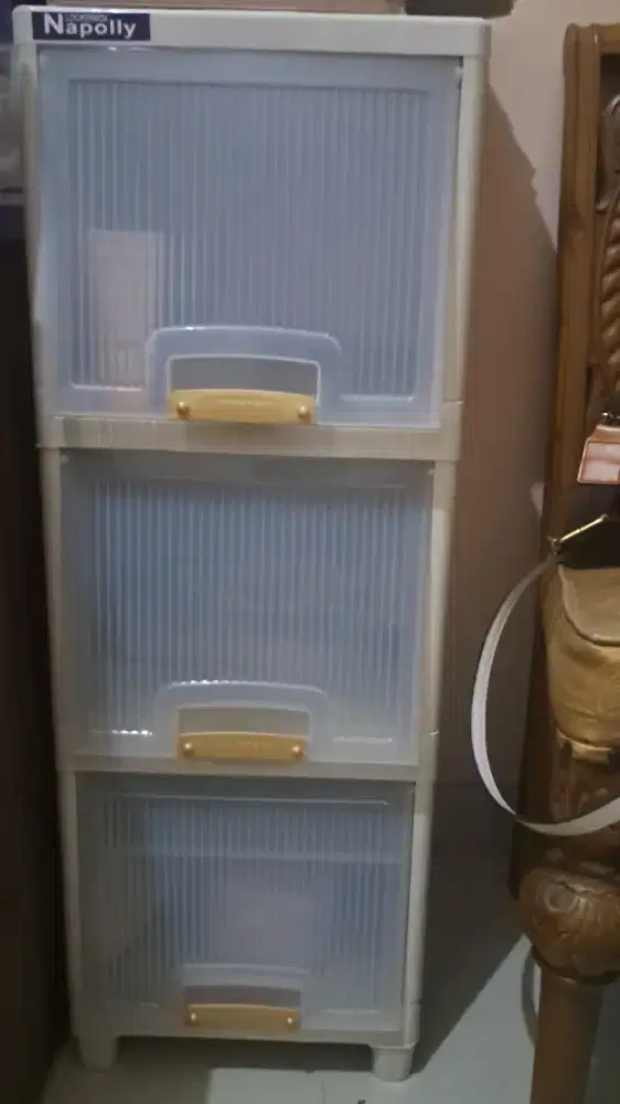 NAPOLLY LEMARI  3 SUSUN