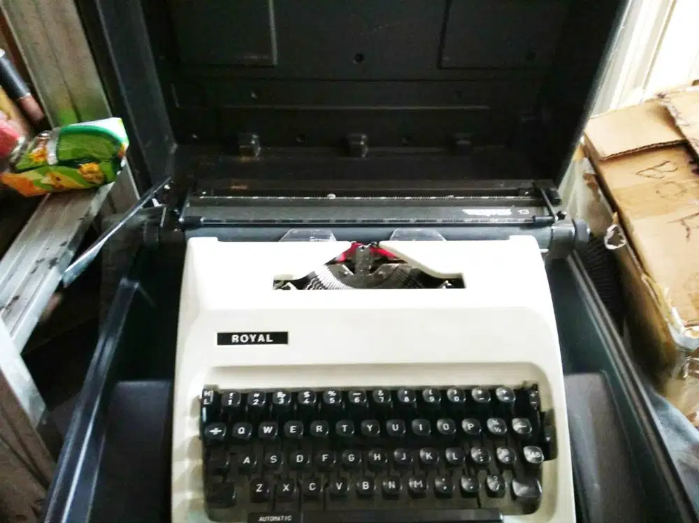 Obral Mesin Tik Manual Merk Royal