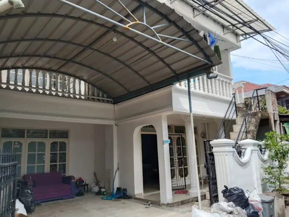 RUMAH MEGAH DI RAWAMANGUN