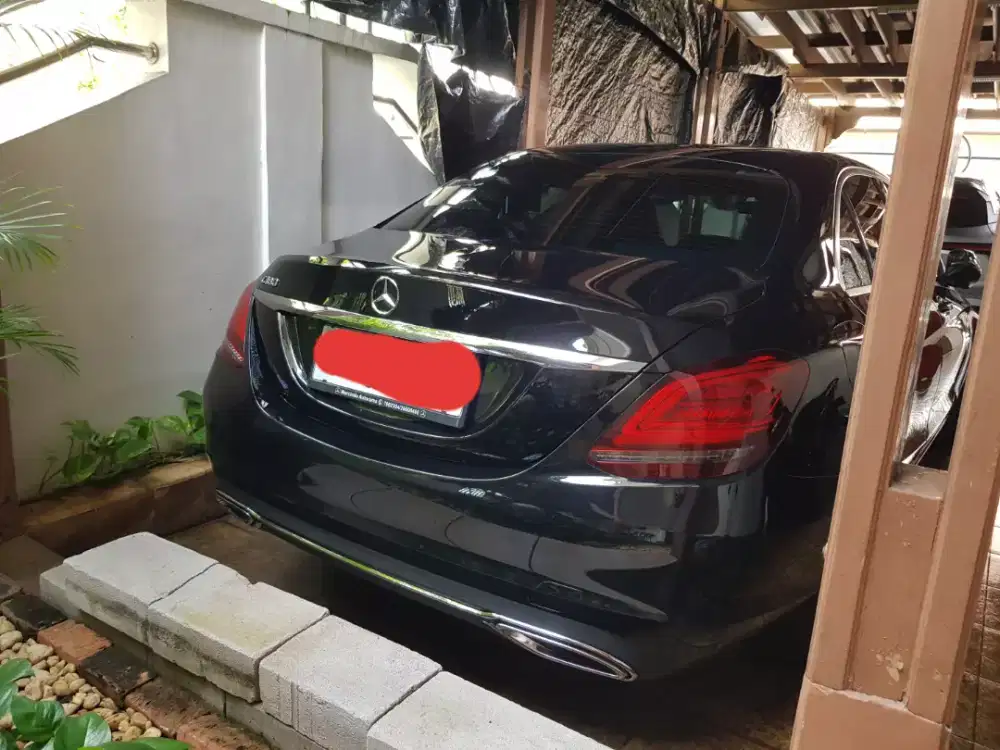 Mercedes c180 2022 hitam w205