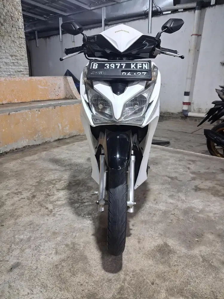 (A) Honda Vario 125 Kzr tahun 2012