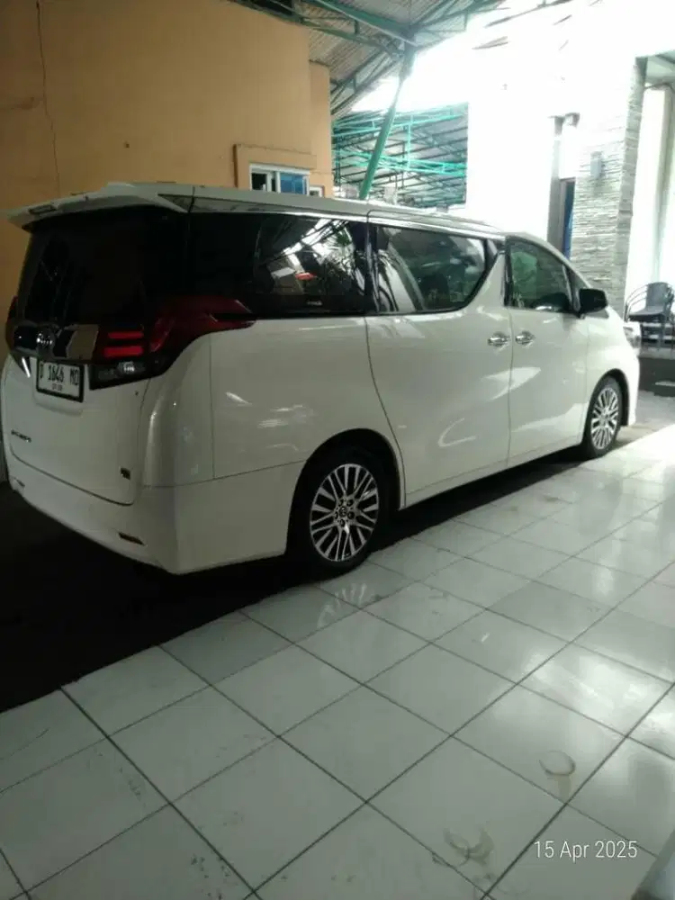 Toyota Alphard 2.5 G AT 2015 White Pearl Mulus Vellfire