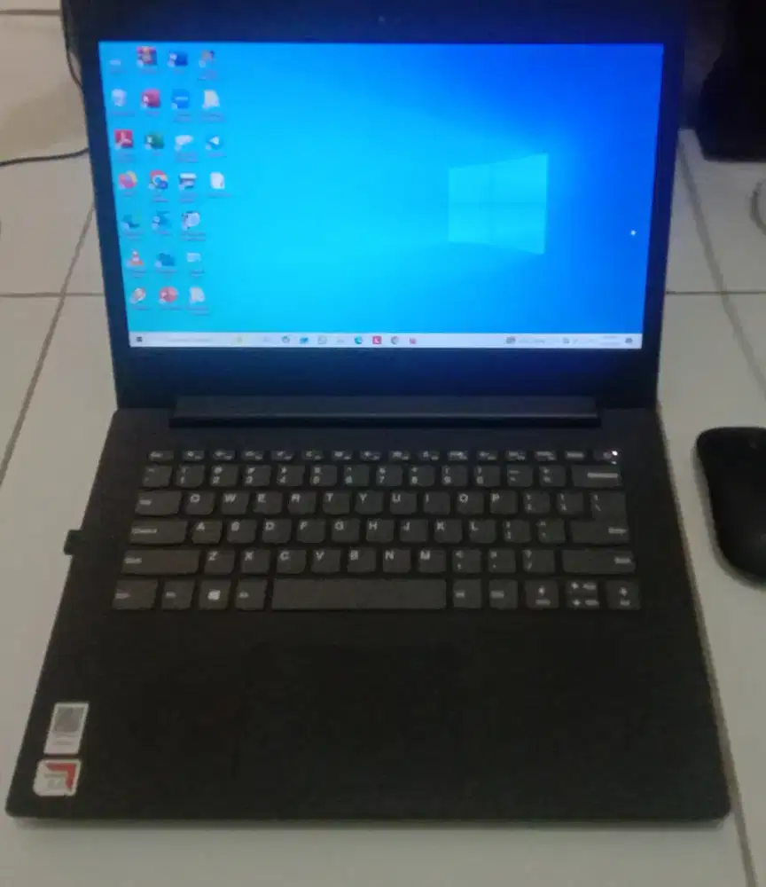 Leptop Lenovo V14