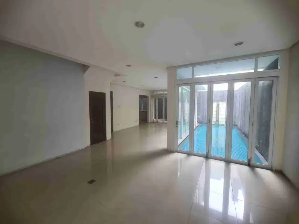 Disewa Rumah Bagus Kawasan The Residence Town House di Mampang Prapatan