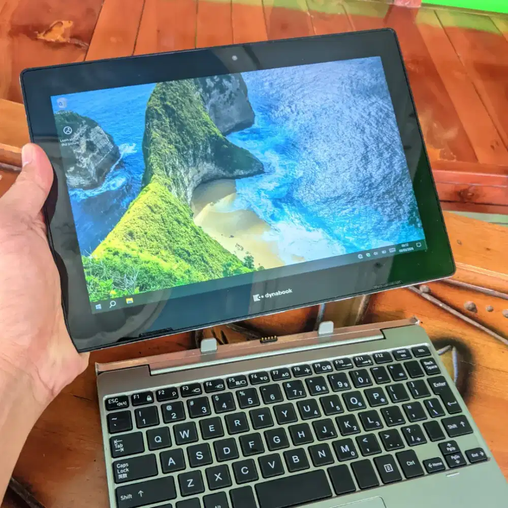 Toshiba Dynabook K50 Touchscreen