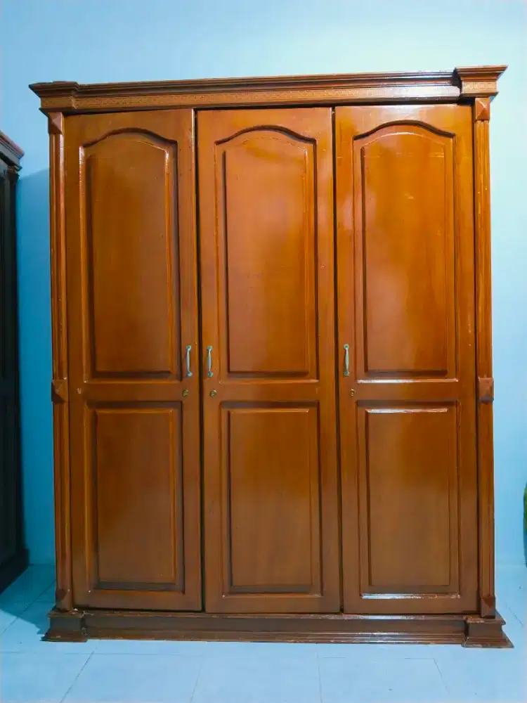 LEMARI 3 PINTU MEWAH KOKOH