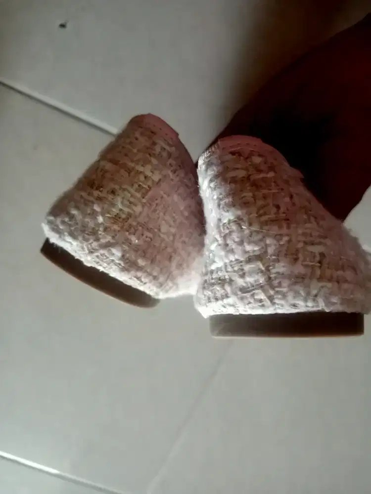 Dijual essential Flat shoes cewe urban edisi salah ukuran