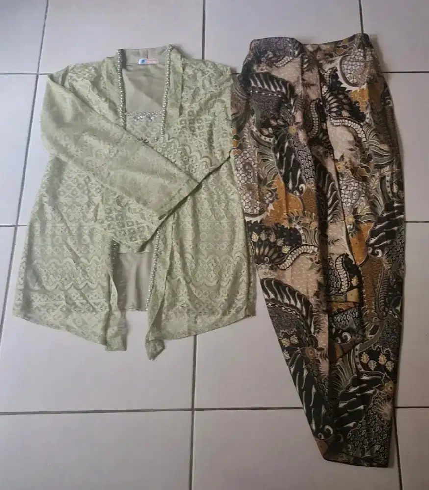 Kebaya satu set