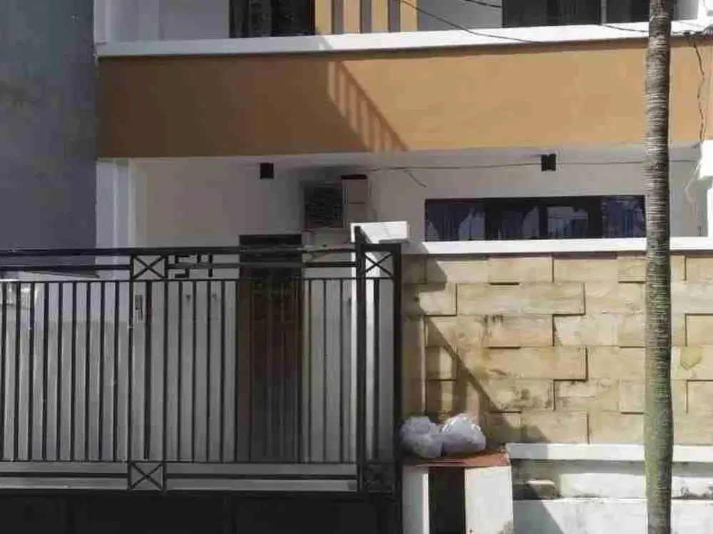 Rumah Murah 2 Lantai siap Huni di Perum Babatan Pratama, Wiyung, Sby Selatan