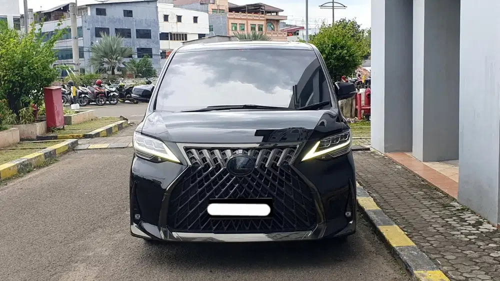 Lexus lm350 7 seater 2022 hitam