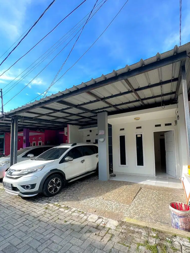 DISEWAKAN BULANAN RUMAH CLUSTER MASUK MOBIL BEBAS BANJIR ADA SATPAM