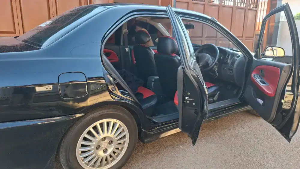 Mitsubishi Lancer 1.6 MT