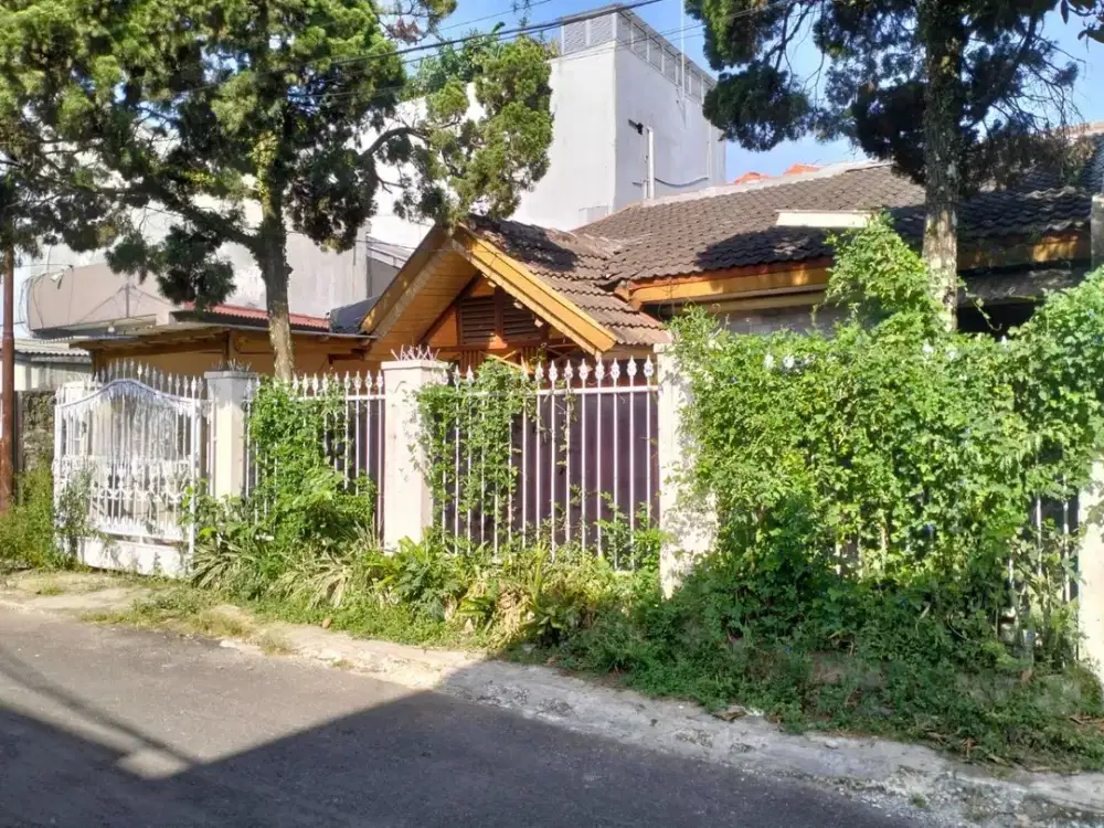 RUMAH HITUNG TANAH lokasi STRATEGIS di sayap turangga BANDUNG