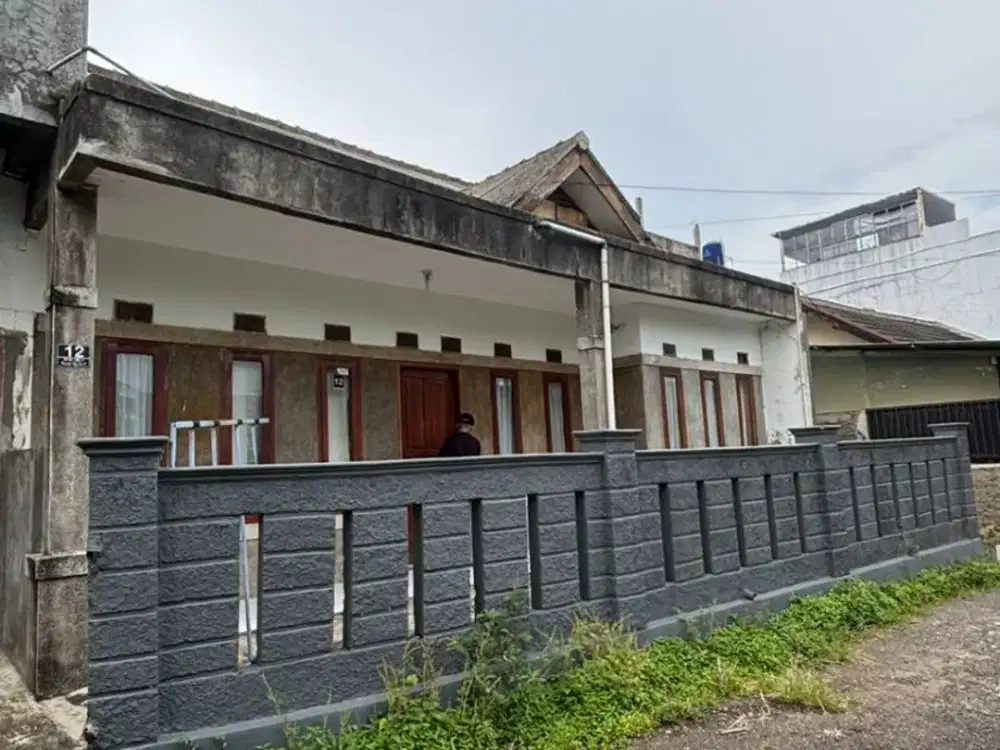 DIKONTRAKAN RUMAH KOMPLEK CISARANTEN KULON ARCAMANIK ANTAPANI