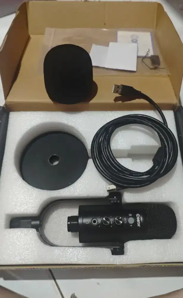 Mic Costa CM U100