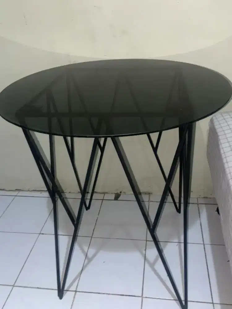 Jual meja kaca tiang besi