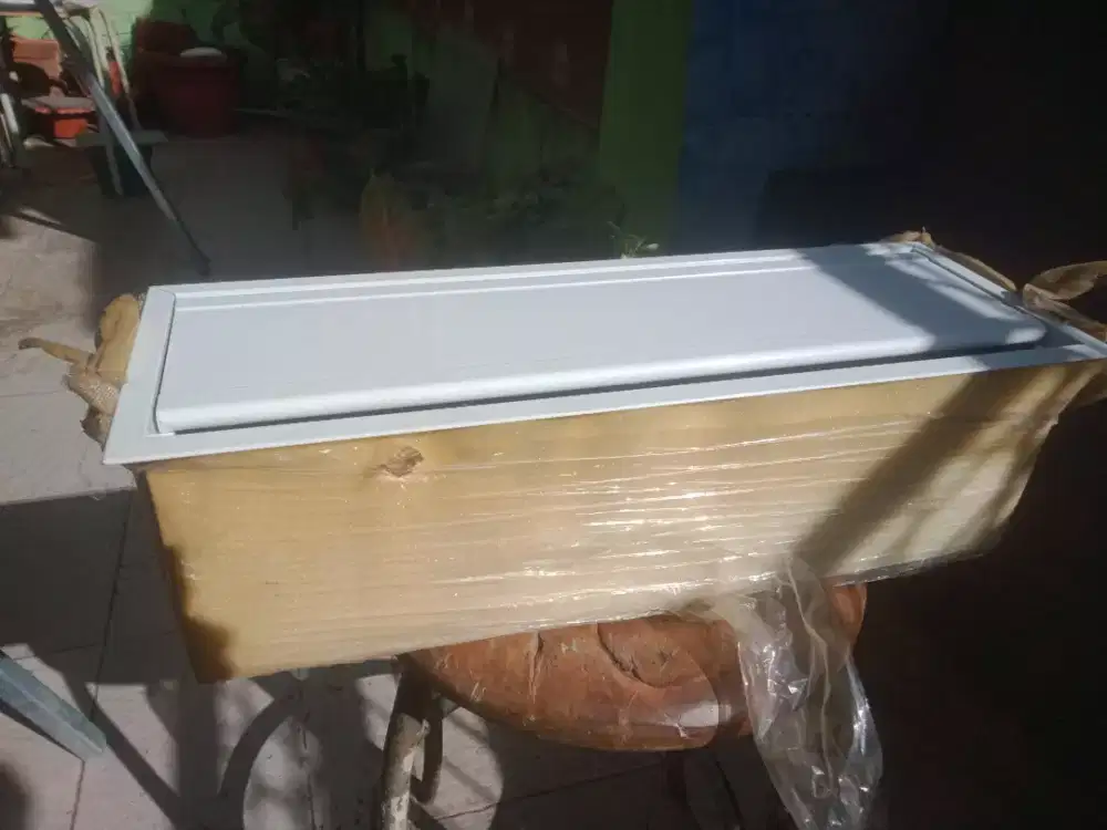 Box Outlet Stop Kontak untuk di meja kerja atau Pantry