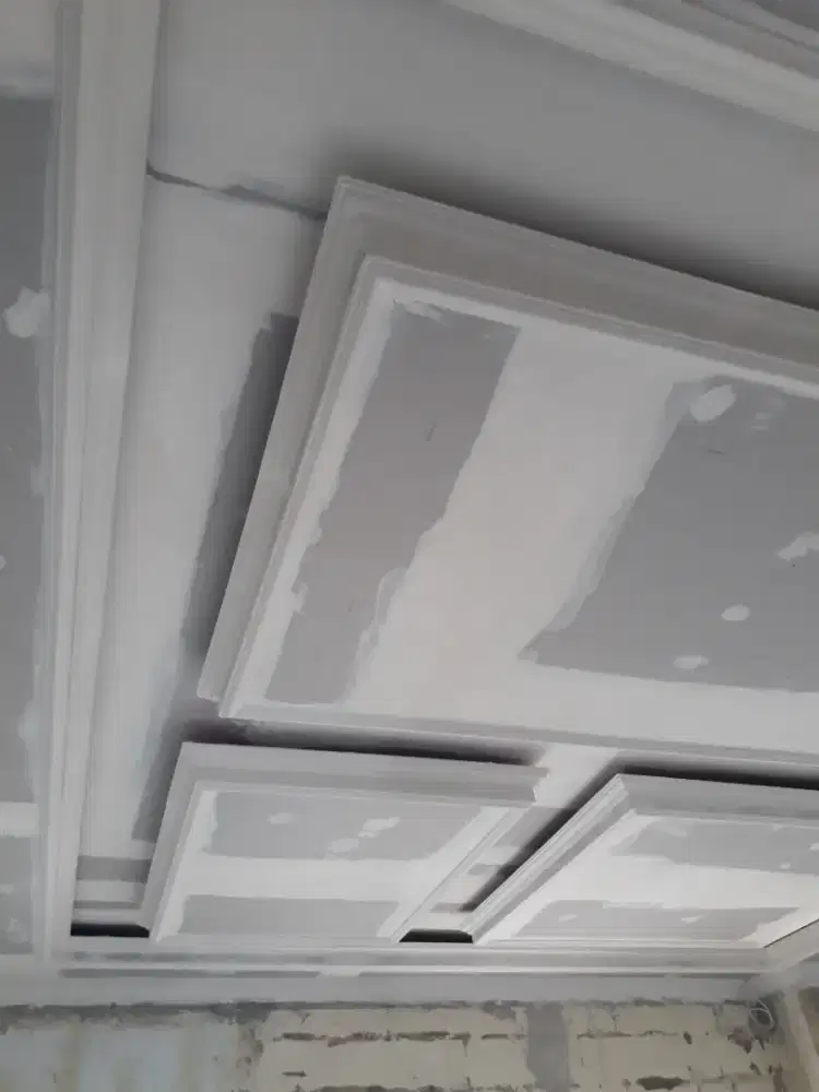 Tukang Pasang Plafon dan Partisi Gypsum. Kontraktor Bangun Rumah Mewah