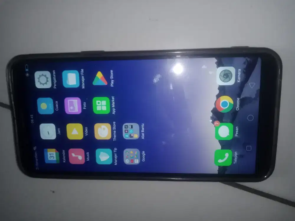 oppof5 ram 6/64 jual batangan aja keadaan blm servican lcd masih ori