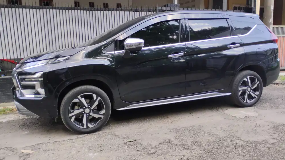 Mitsubishi Xpander 2022 ultimate Bensin hitam