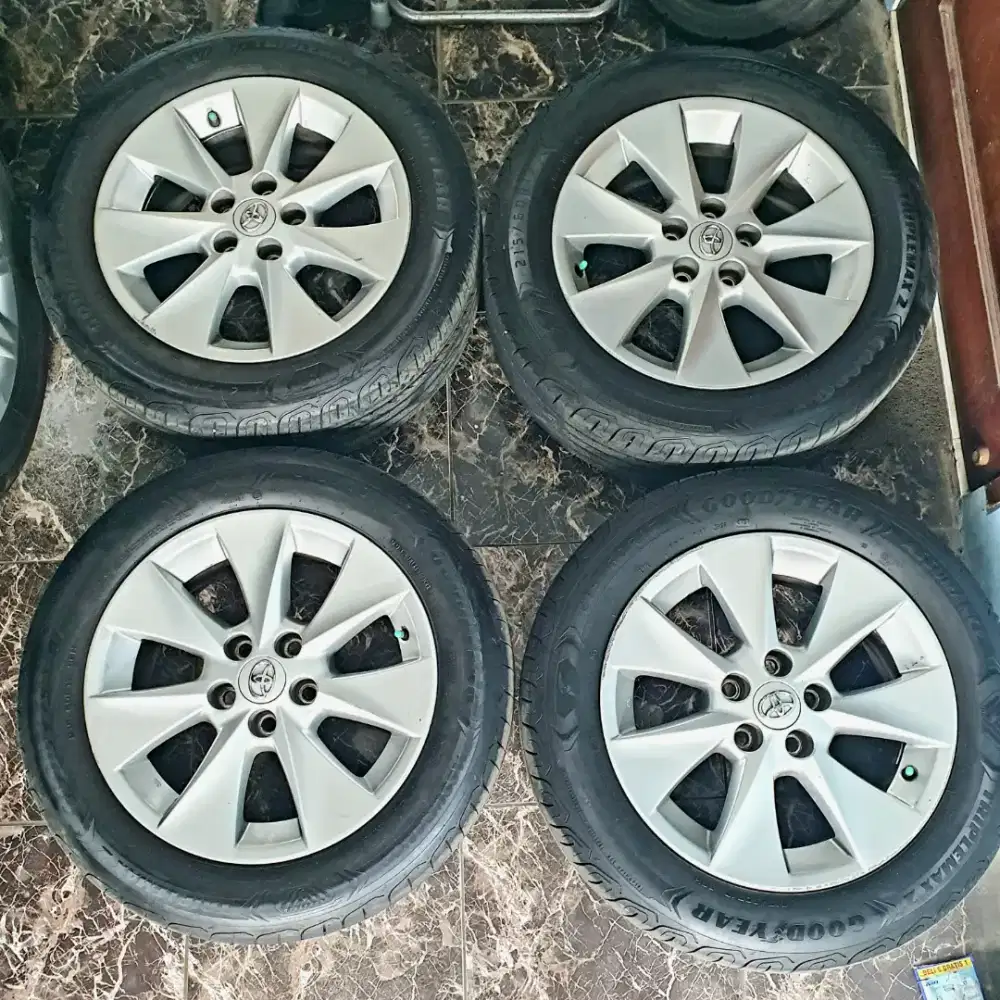 Velg Bekas Innova (Copotan Alphard R17 + 215/60 & Zenix R16 + 205/65)